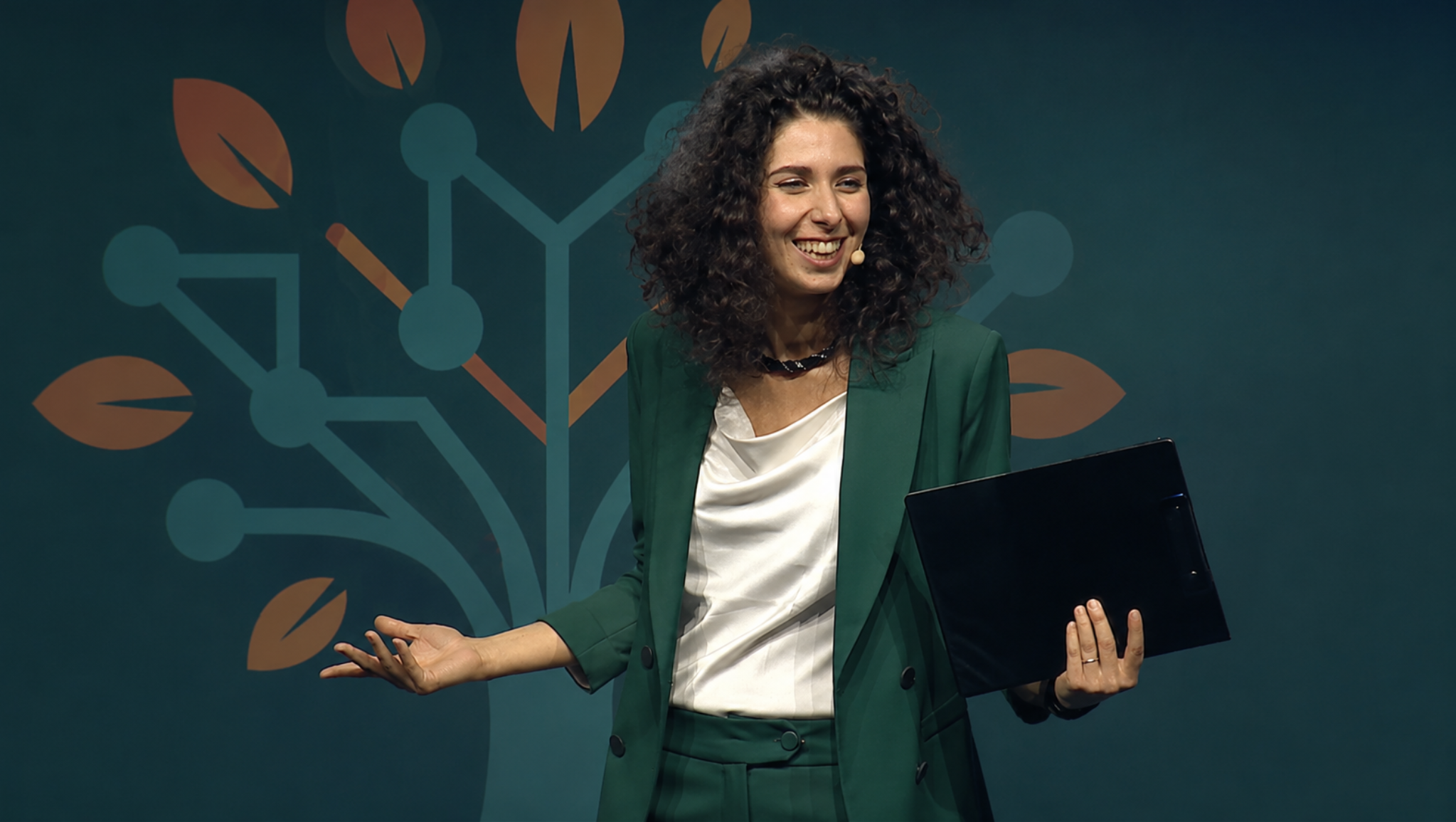 Chiara Costantino durante uno speech